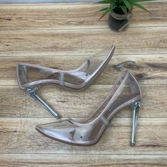 Steve Madden Shoes - Steve Madden Tamper Pump sz 6.5